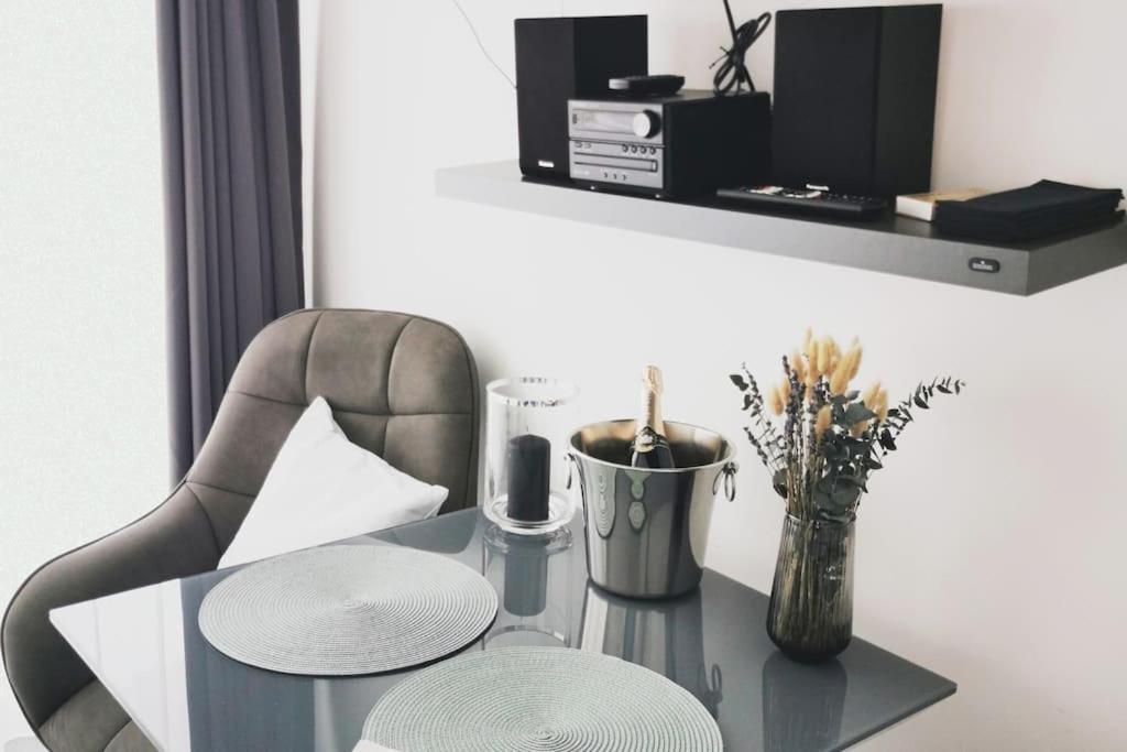 Hh 03 By Rockchair - Superhost Status - Modernes Apartment Mit Sonnigem Balkon & Premium Boxspringbetten In Winterhude - Hamburg Top Geheimtipp Ngoại thất bức ảnh