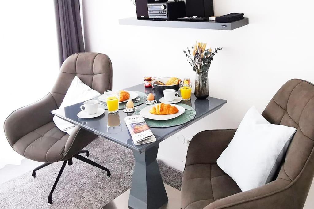 Hh 03 By Rockchair - Superhost Status - Modernes Apartment Mit Sonnigem Balkon & Premium Boxspringbetten In Winterhude - Hamburg Top Geheimtipp Ngoại thất bức ảnh